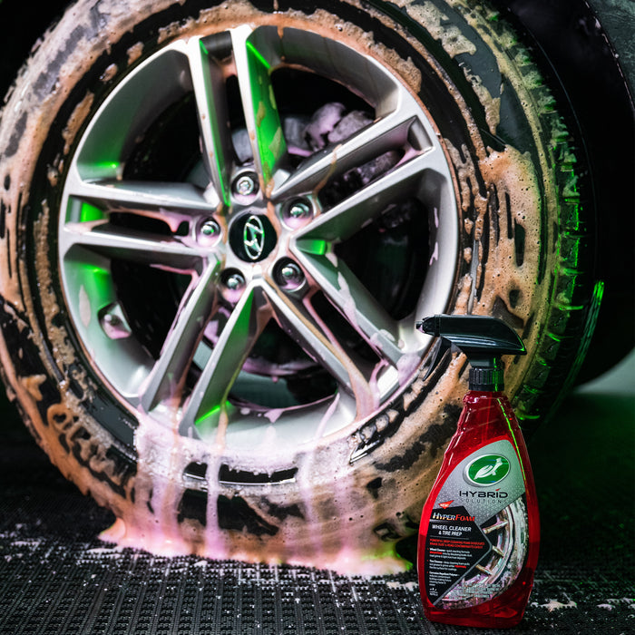 HYBRID SOLUTIONS HYPER FOAM WHEEL CLEANER & TIRE PREP 680 ML - Turtle Wax PK